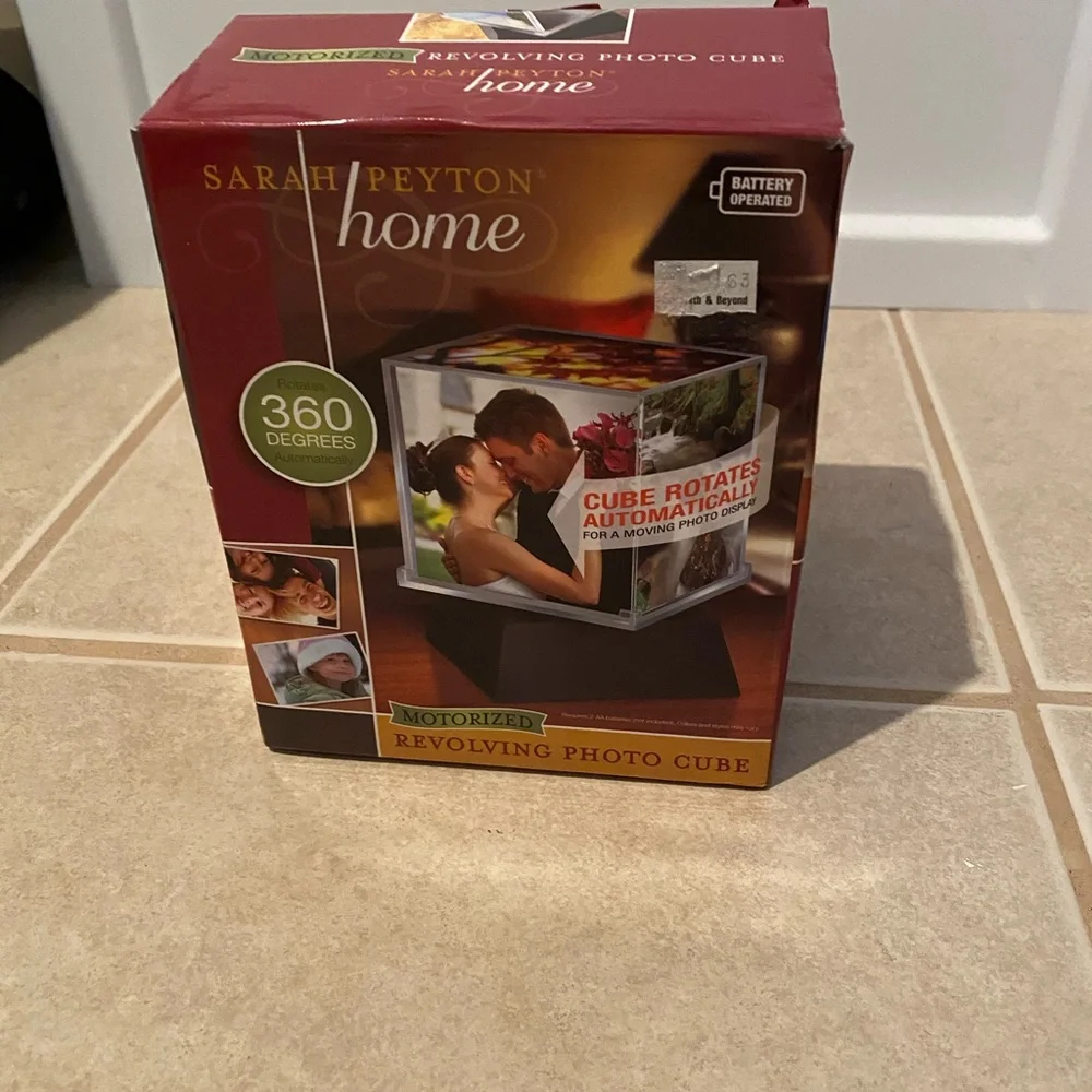 Cube photo frame